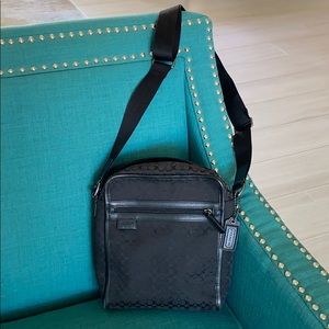 COACH SIGNATURE FLIGHT MESSENGER BAG CROSSBODY